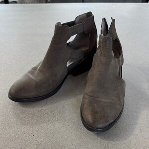 EILEEN FISHER, size 9